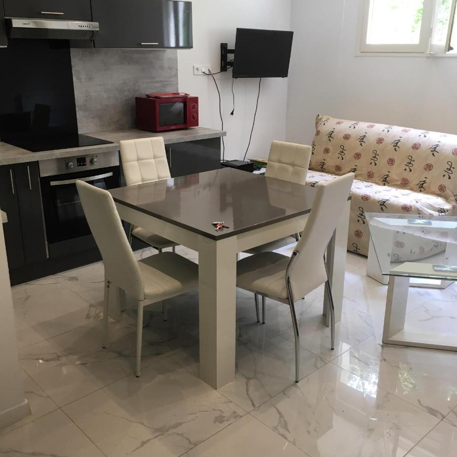 Lesjardinsfleuris Appartement Mandelieu Buitenkant foto