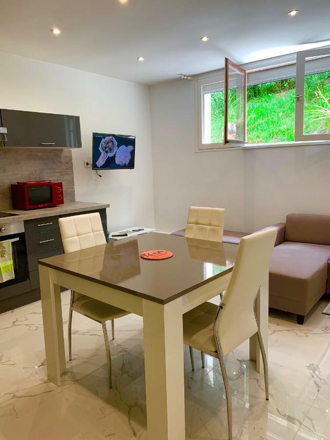 Lesjardinsfleuris Appartement Mandelieu Buitenkant foto