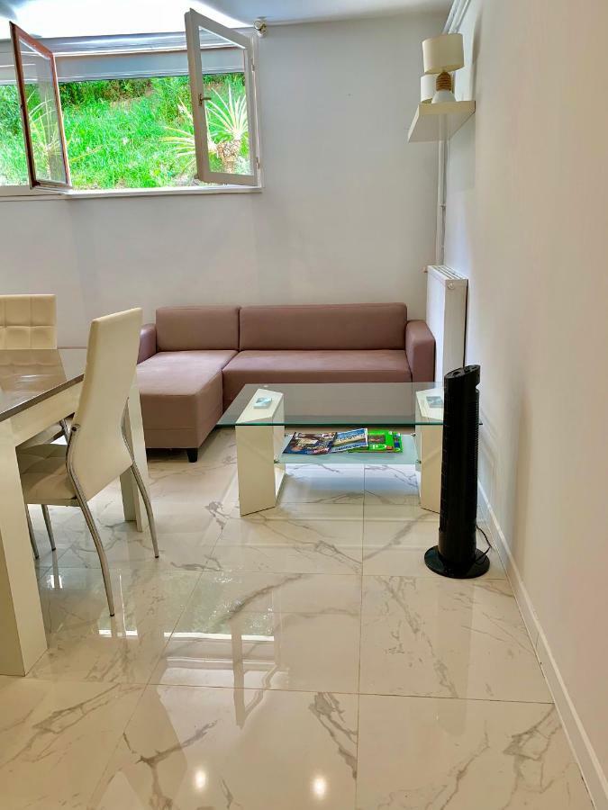 Lesjardinsfleuris Appartement Mandelieu Buitenkant foto